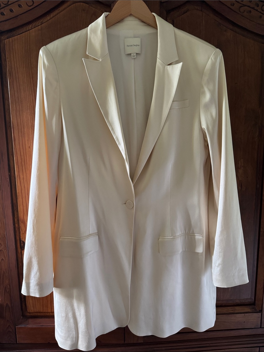 EUC FAVORITE DAUGHTER IVORY SATIN LOOK LONG LINE BLAZER COAT SIZE LARGE